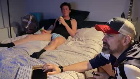 Snapshot of yournewfavourite chatting on 02-10-26, 10:47 newcastle72 online show from 02-10-26, 10:47