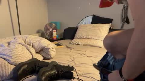 Snapshot of yournewfavourite chatting on 03-11-26, 04:13 newcastle72 online show from 03-11-26, 04:13