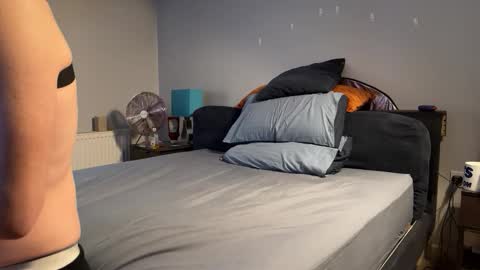 Snapshot of yournewfavourite chatting on 04-01-26, 01:12 newcastle72 online show from 04-01-26, 01:12