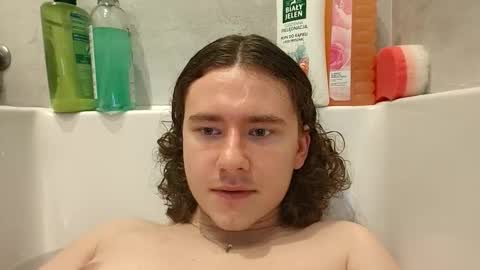 Snapshot of yourpantyhosesla_ve chatting on 11-10-25, 12:42 Nylon slave online show from 11-10-25, 12:42