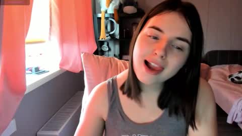 Snapshot of yourraccoon chatting on 02-05-26, 09:03 Jenny online show from 02-05-26, 09:03