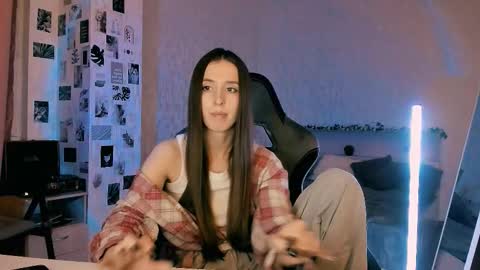 Snapshot of yourrdanceteacher chatting on 09-12-25, 09:37 Eva online show from 09-12-25, 09:37