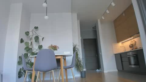 youre meyy online show from 03-10-26, 07:35