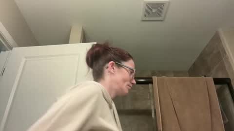 yourstrulylivy online show from 09-30-25, 04:01