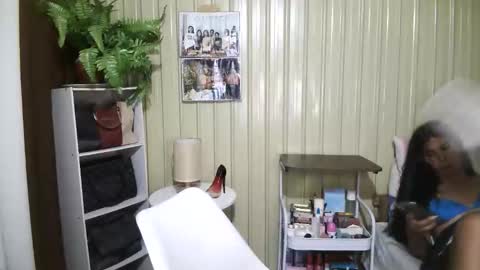 yoursubmissive_larah online show from 05-08-26, 07:36