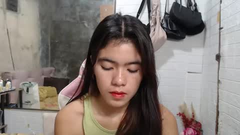 Snapshot of yoursweet_asian20 chatting on 12-27-24, 04:15 Maddie online show from 12-27-24, 04:15