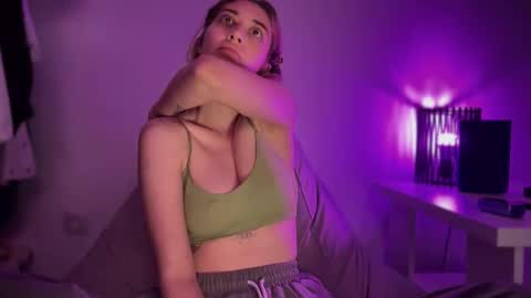 yoursweet_couple online show from 09-25-25, 08:45