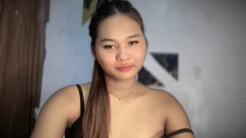 yoursweetgirl_zia online show from 05-16-26, 06:43