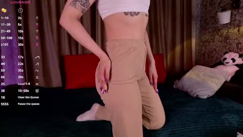 Snapshot of yoursweetsoul chatting on 07-11-26, 03:20 Bella online show from 07-11-26, 03:20