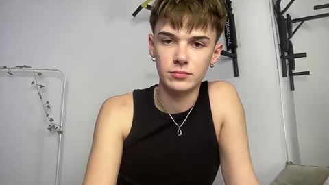 Snapshot of yoursweetyguy chatting on 11-04-25, 04:28 yoursweetyguy online show from 11-04-25, 04:28