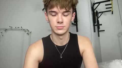 Snapshot of yoursweetyguy chatting on 11-27-25, 06:32 yoursweetyguy online show from 11-27-25, 06:32