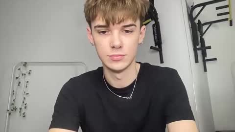 Snapshot of yoursweetyguy chatting on 12-22-25, 02:14 yoursweetyguy online show from 12-22-25, 02:14