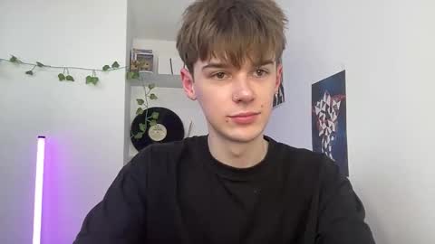 Snapshot of yoursweetyguy chatting on 04-15-26, 02:13 yoursweetyguy online show from 04-15-26, 02:13