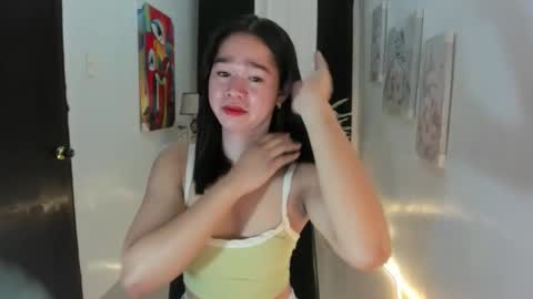 Snapshot of yourtinybunny chatting on 10-23-25, 10:36 yourtinybunny online show from 10-23-25, 10:36