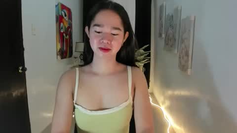 Snapshot of yourtinybunny chatting on 10-25-25, 10:23 yourtinybunny online show from 10-25-25, 10:23