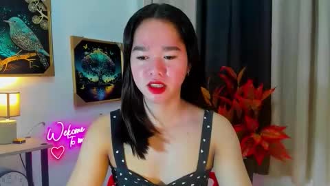 Snapshot of yourtinybunny chatting on 11-12-25, 10:48 yourtinybunny online show from 11-12-25, 10:48