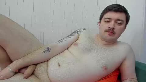 Snapshot of yourtotoro chatting on 09-25-25, 02:54 Mike online show from 09-25-25, 02:54