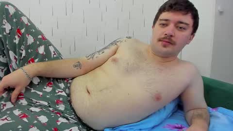 Snapshot of yourtotoro chatting on 10-08-25, 09:18 Mike online show from 10-08-25, 09:18