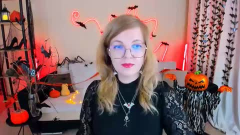 Snapshot of youruniverser chatting on 10-23-25, 10:58 Alice online show from 10-23-25, 10:58