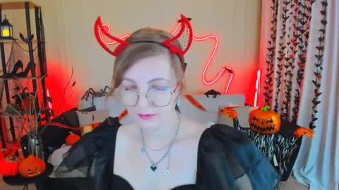 Snapshot of youruniverser chatting on 10-26-25, 09:26 Alice online show from 10-26-25, 09:26