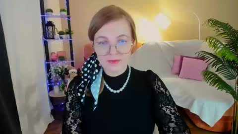 Snapshot of youruniverser chatting on 12-01-25, 09:25 Alice online show from 12-01-25, 09:25