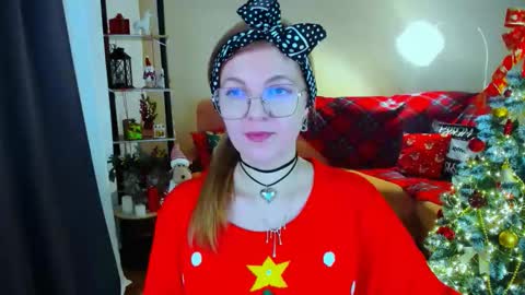 Snapshot of youruniverser chatting on 12-15-25, 09:46 Alice online show from 12-15-25, 09:46