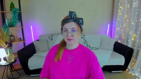 Snapshot of youruniverser chatting on 01-19-26, 09:46 Alice online show from 01-19-26, 09:46