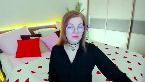 Snapshot of youruniverser chatting on 03-09-26, 10:08 Alice online show from 03-09-26, 10:08