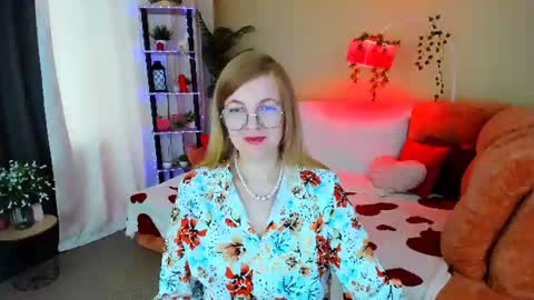 Alice online show from 06-14-26, 04:47
