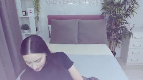 Snapshot of youteacherx chatting on 11-16-25, 06:57 Helen online show from 11-16-25, 06:57