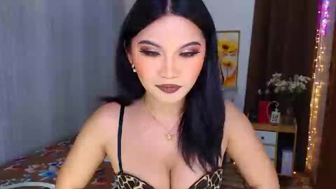 Snapshot of youungsextdeity chatting on 01-28-25, 11:49 cathy online show from 01-28-25, 11:49