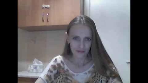 Snapshot of youur_light chatting on 05-10-26, 06:35 Youur light online show from 05-10-26, 06:35