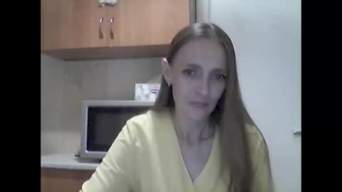 Snapshot of youur_light chatting on 05-22-26, 05:29 Youur light online show from 05-22-26, 05:29