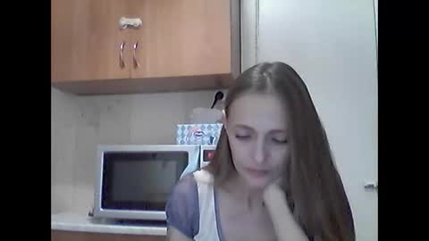 Snapshot of youur_light chatting on 06-07-26, 06:11 Youur light online show from 06-07-26, 06:11