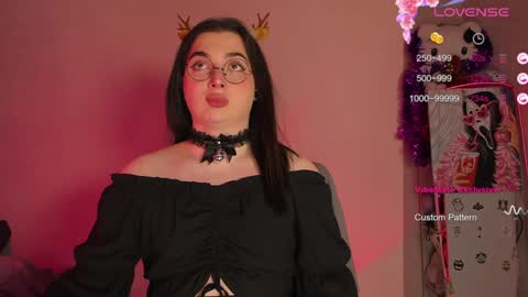 Ysabell online show from 12-22-24, 12:38