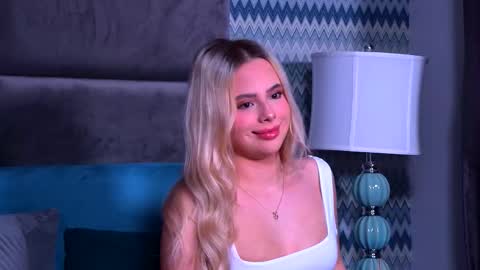 Foxie online show from 11-24-25, 03:45