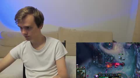 Snapshot of yueslang chatting on 12-03-25, 07:12 Yue Lang and Samm online show from 12-03-25, 07:12