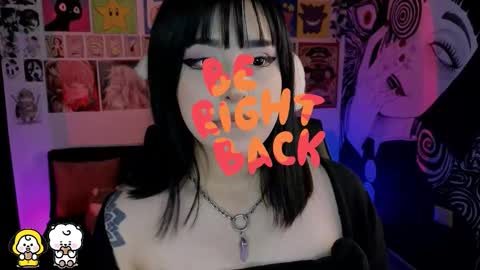    rawr   Anne Independent model      online show from 12-19-25, 04:14