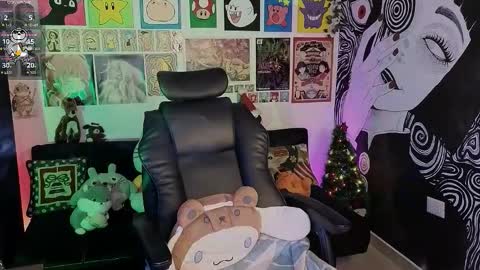    rawr   Anne Independent model      online show from 12-20-25, 04:19