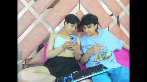 Yui  Rin online show from 12-05-25, 03:04