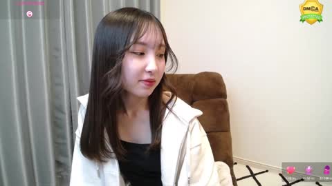 Snapshot of yui_x chatting on 01-11-25, 11:45 yui_x online show from 01-11-25, 11:45