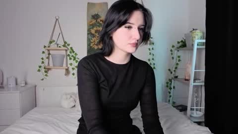 Snapshot of yuki_shiro chatting on 03-05-26, 08:32 Ellie online show from 03-05-26, 08:32