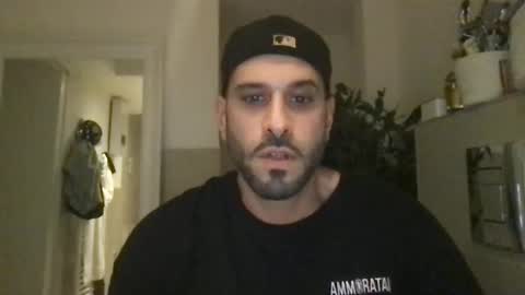 Snapshot of yul53 chatting on 09-09-25, 02:49 yul53 online show from 09-09-25, 02:49