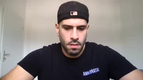 Snapshot of yul53 chatting on 10-18-25, 10:16 yul53 online show from 10-18-25, 10:16