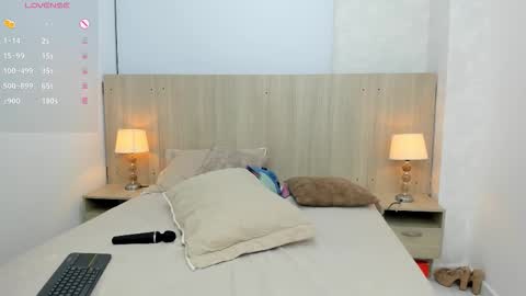 Snapshot of yuli_lozano chatting on 02-12-26, 08:26 Yuli online show from 02-12-26, 08:26