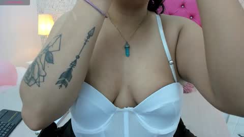 Snapshot of yuli_lozano chatting on 03-14-26, 06:57 Yuli online show from 03-14-26, 06:57