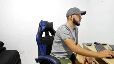 YULIAN online show from 11-13-25, 04:33