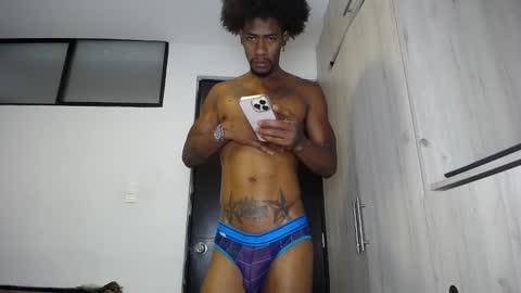 Snapshot of yulian_23 chatting on 10-01-25, 06:25 Ivan online show from 10-01-25, 06:25