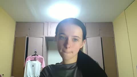 Yuliia online show from 10-04-25, 06:39