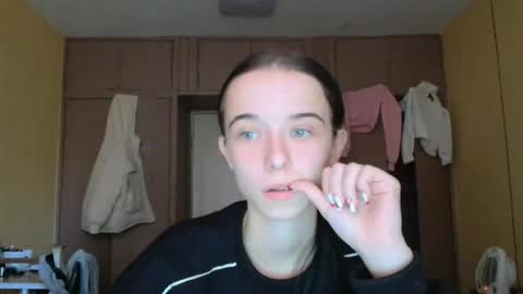 Yuliia online show from 10-30-25, 07:32